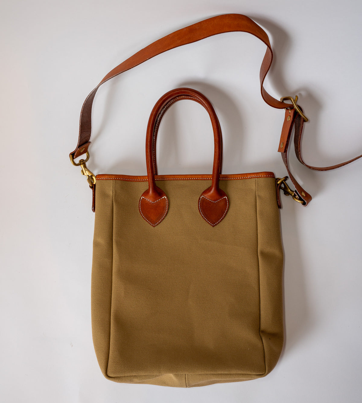 2wayトートバッグ tote S｜ショルダーストラップを付けたカーキの全体像