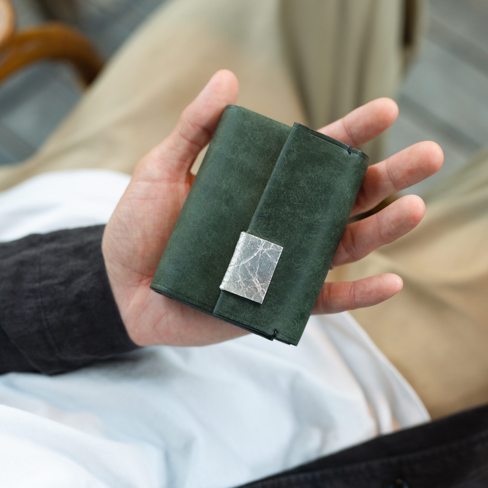 錫(すず)と本革 コンパクトウォレット|錫×イタリアンレザーの上質財布【ao】