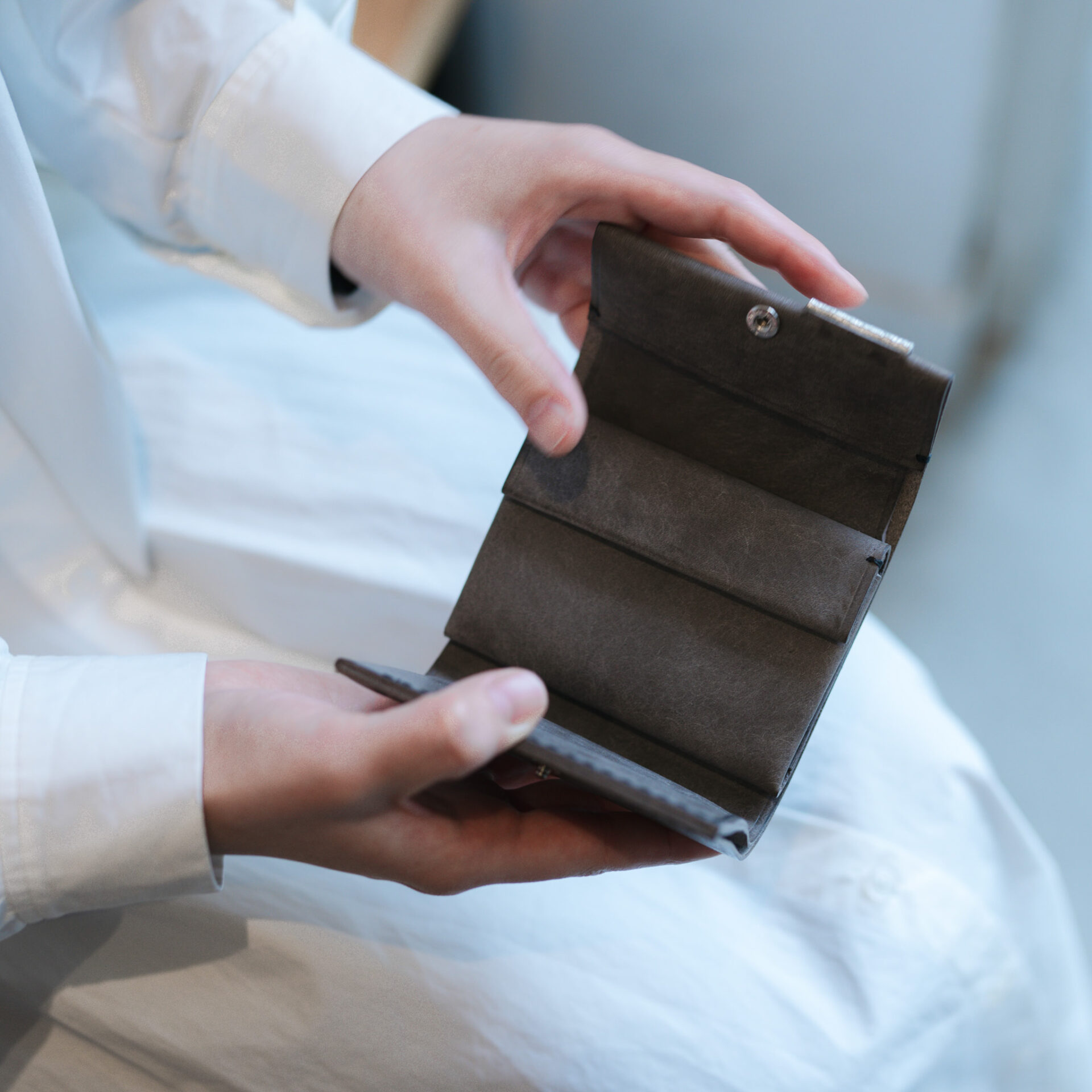 錫(すず)と本革 コンパクトウォレット|錫×イタリアンレザーの上質財布【ao】